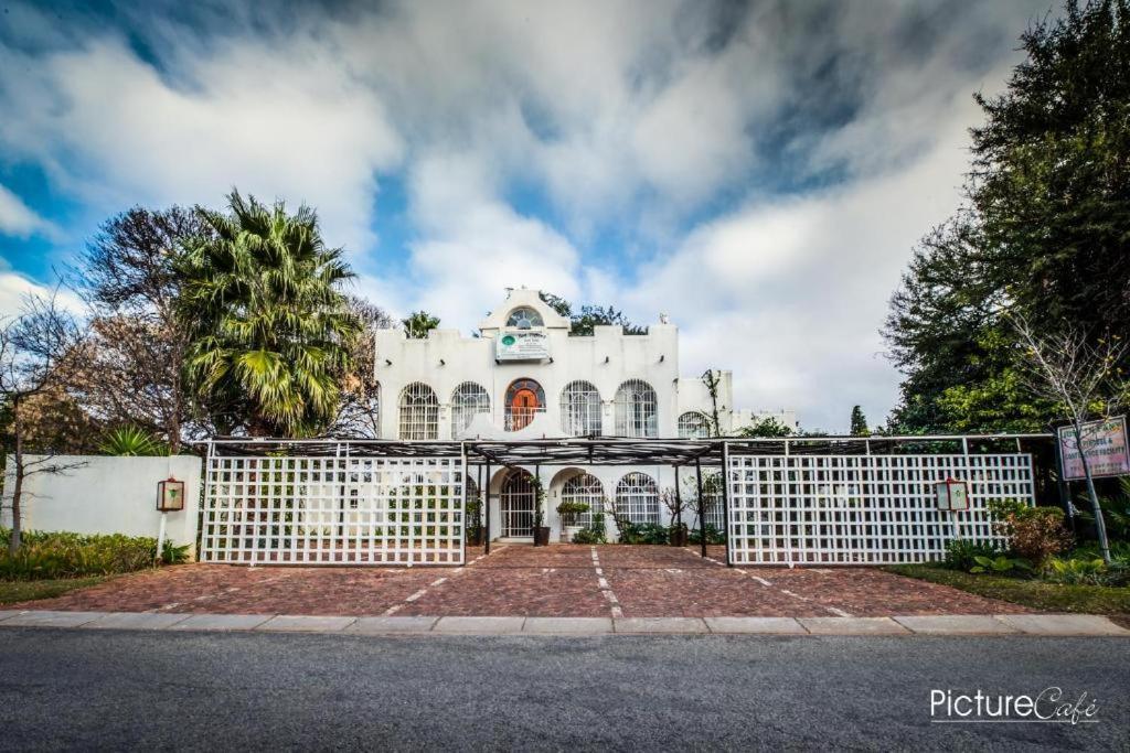 Just Tiffany Guest House & Conference Facility Potchefstroom Exterior foto